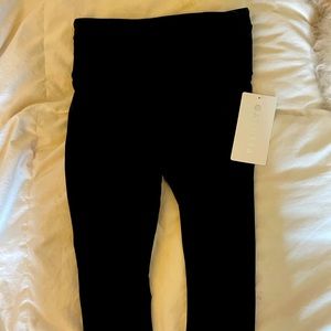 NWT XS Athleta accelerate crop